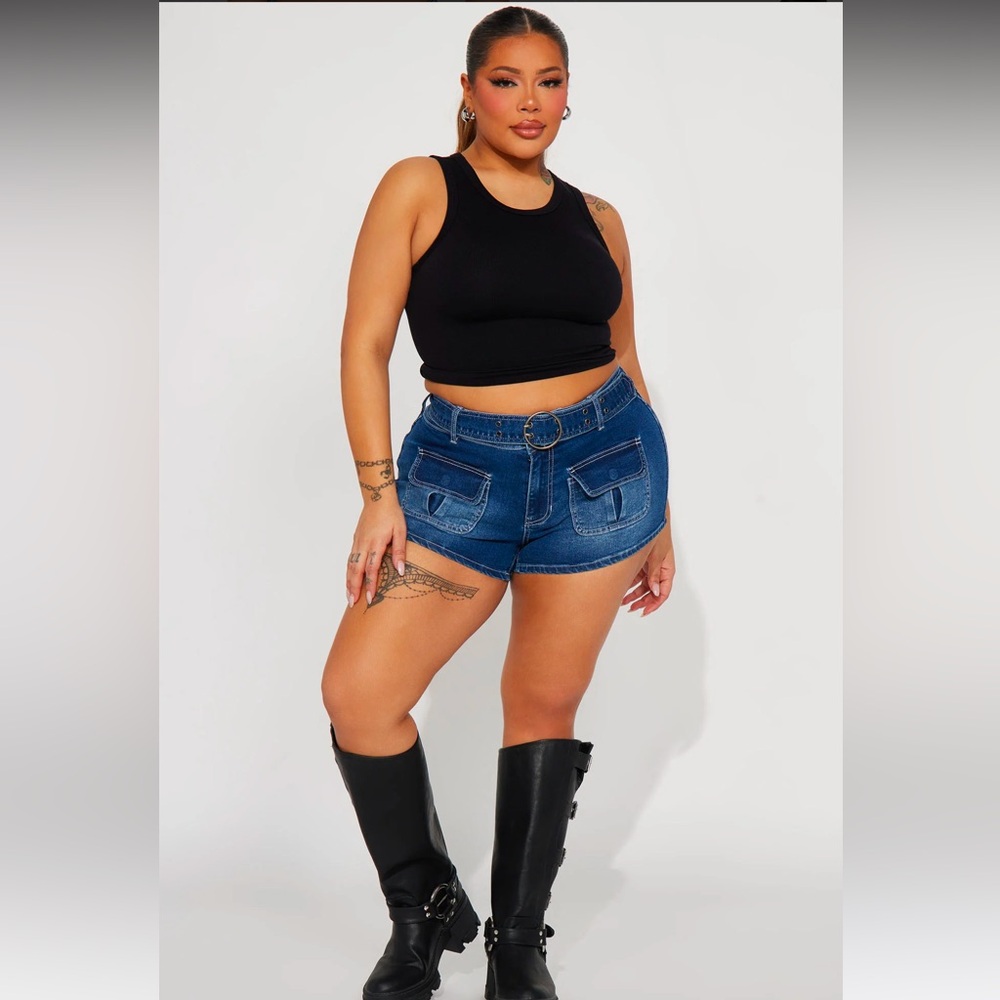 Fashion Nova Back Belted Stretch Denim Shorts - Dark Wash. 22W. NWT